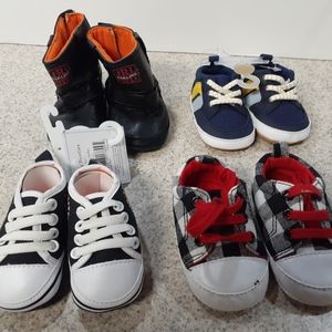 4 pairs of new born shoes